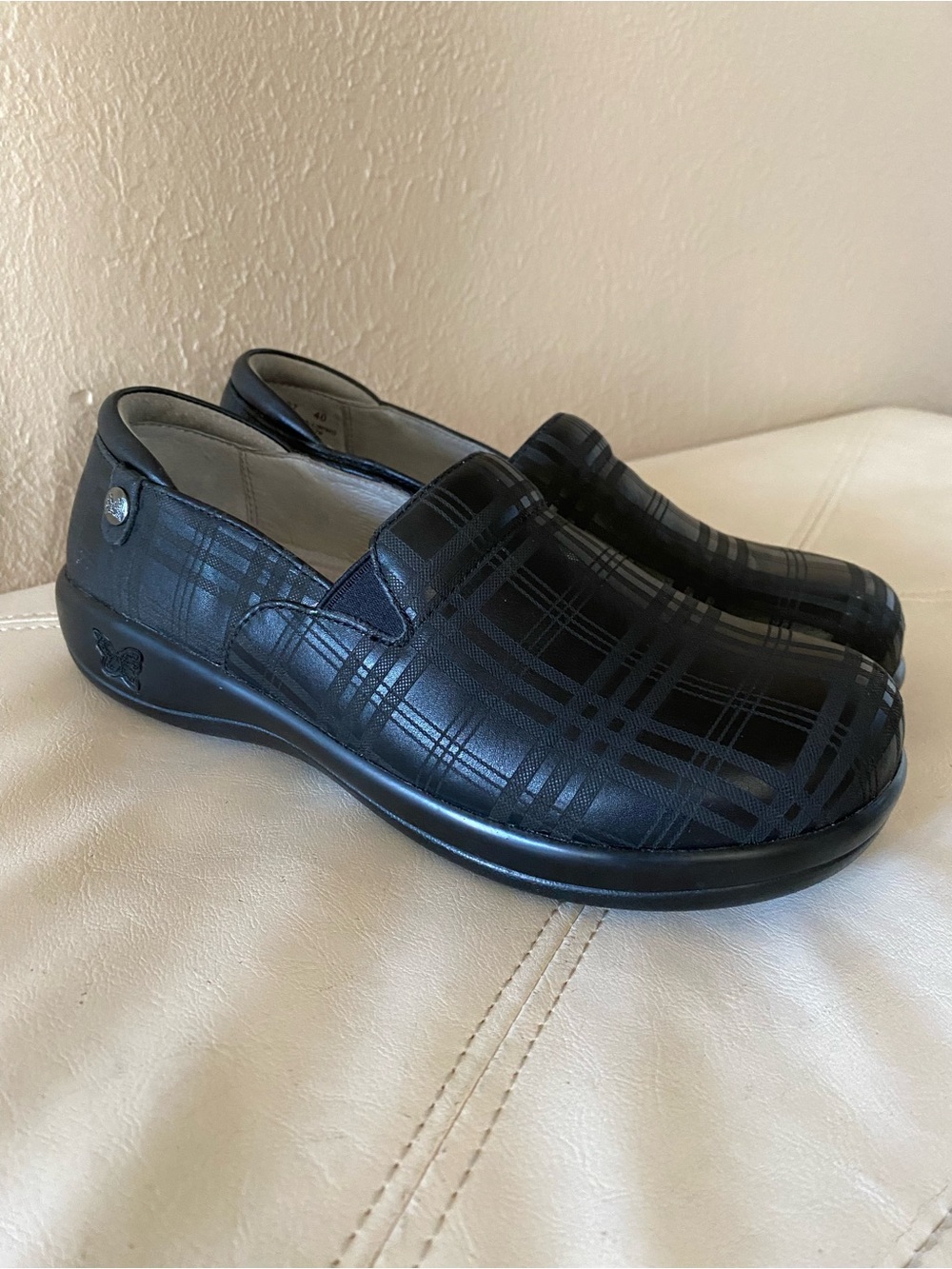 Alegria Keli Plaid To Meet You Black Clogs Nursing Professional Size 40 (9.5-10)